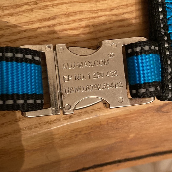 Kong Reflective Seat Belt Dog Harness Medium - Picture 2 of 5